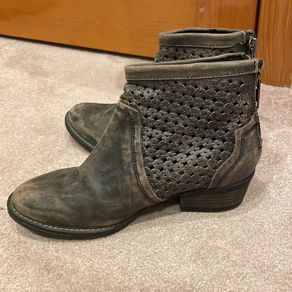 Volatile Los Angeles Leather Crochet Ankle Boots